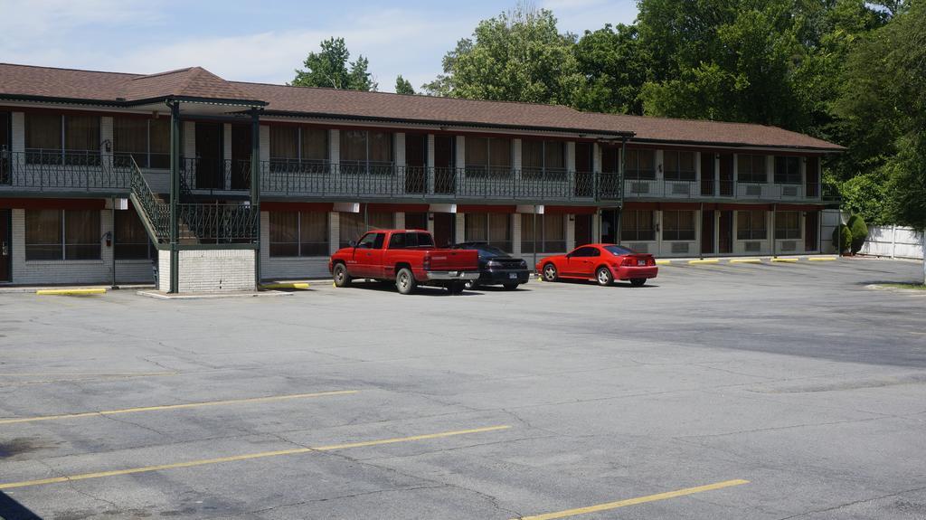 Budget Inn Malvern Exterior photo