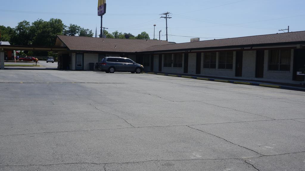 Budget Inn Malvern Exterior photo
