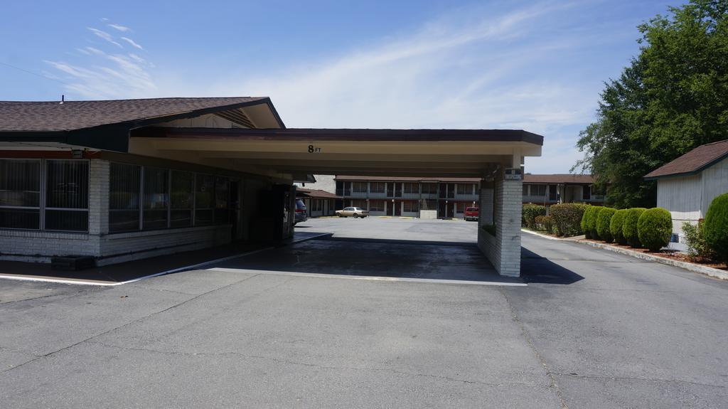 Budget Inn Malvern Exterior photo