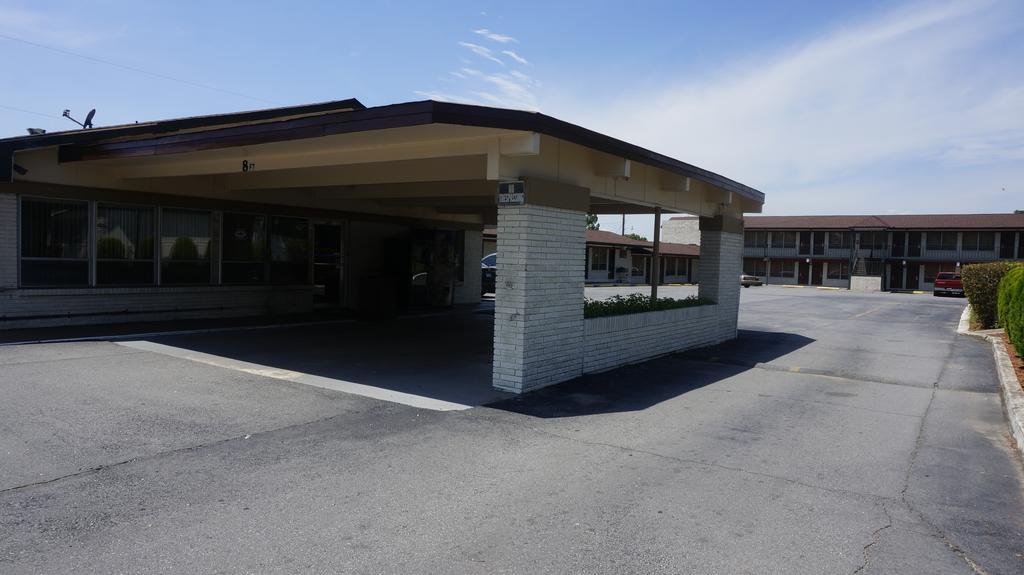 Budget Inn Malvern Exterior photo